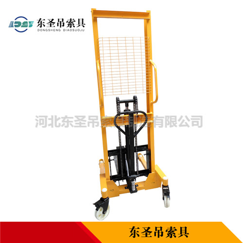 堆高叉車型號規(guī)格大全,可滿足您所有起重需求!--河北東圣吊索具制造有限公司--液壓堆高車|手動叉車|小型攪拌機(jī)|石材夾具