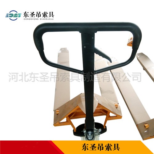 3噸手動(dòng)叉車--河北東圣吊索具制造有限公司--手動(dòng)叉車|液壓堆高車|小型攪拌機(jī)|石材夾具