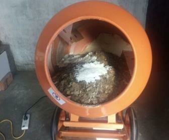 室內裝修小型攪拌機作業(yè)現場 室內裝修小型攪拌機作業(yè)現場