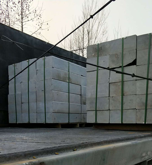 3噸液壓堆高車裝車現場--河北東圣吊索具制造有限公司--液壓堆高車|手動叉車|小型攪拌機|石材夾具