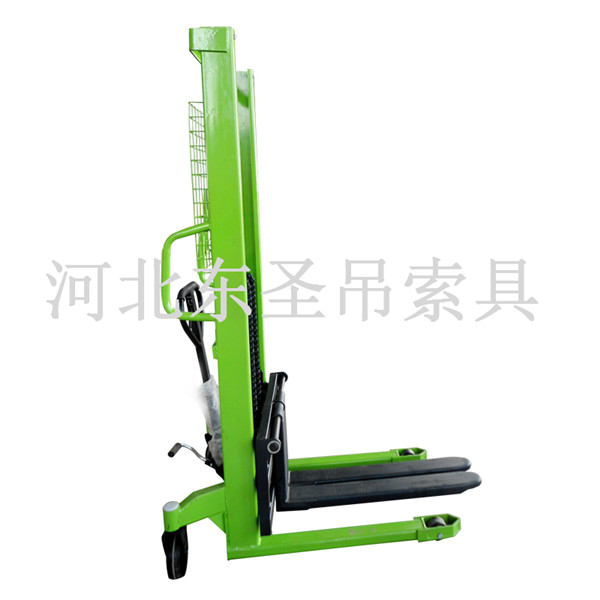 輕型液壓堆高車--河北東圣吊索具制造有限公司--液壓堆高車|手動叉車|小型攪拌機(jī)|石材夾具 輕型液壓堆高車--河北東圣吊索具制造有限公司--液壓堆高車|手動叉車|小型攪拌機(jī)|石材夾具